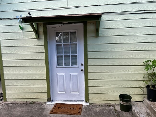 Building Photo - 5424 Avenue S Back Ave Rental