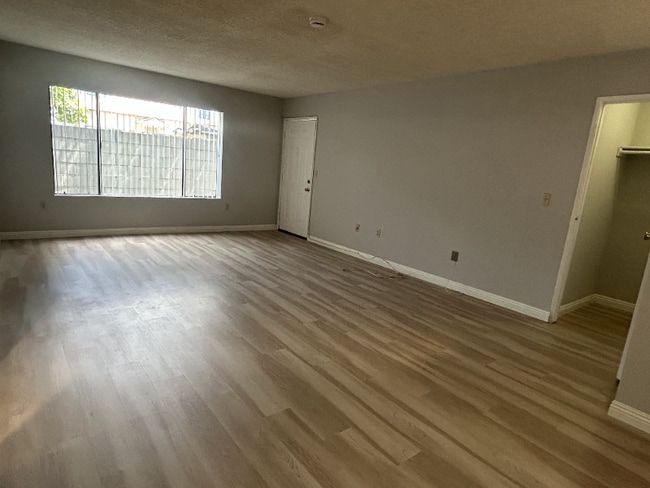 Photo - 309 E Elk Ave Unidad 107