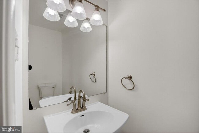 Photo - 3030 Gentain Ct NE