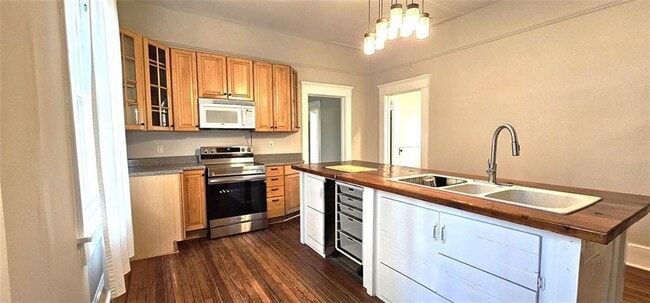 Photo - 1047 Ridge Ave