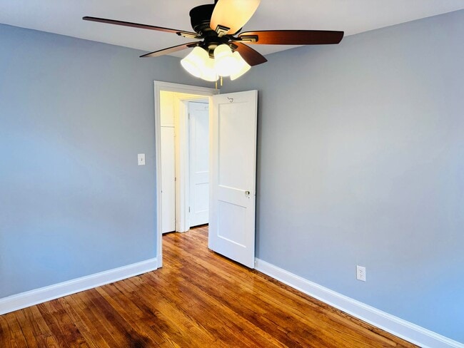 Photo - 908 Hudson Ave Unit Apt 3