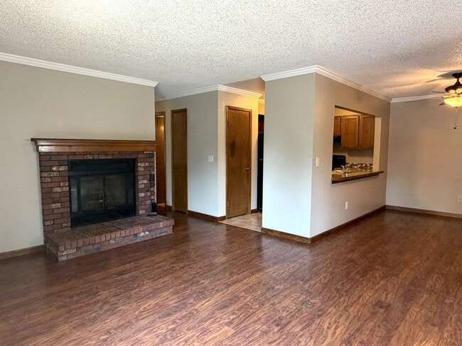 Photo - 933 E Prospect Rd