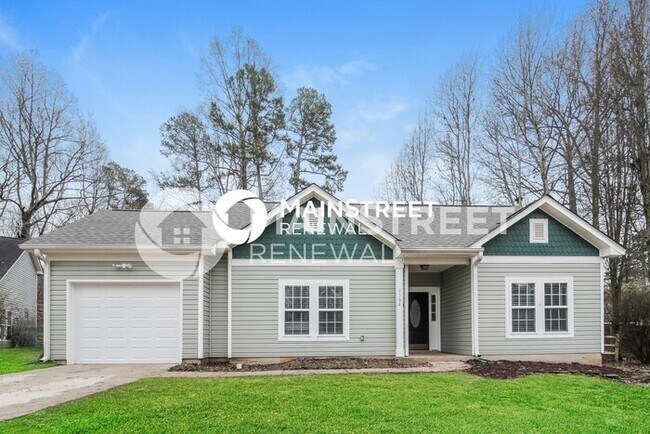 Photo - 3 Bedroom Pet-Friendly Home in CHARLOTTE, NC with Main Street Renewal