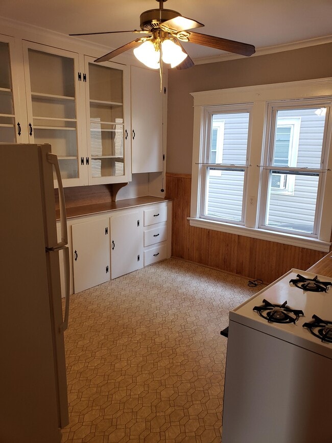 Building Photo - 43 Mount Vernon Ave Unit Upper