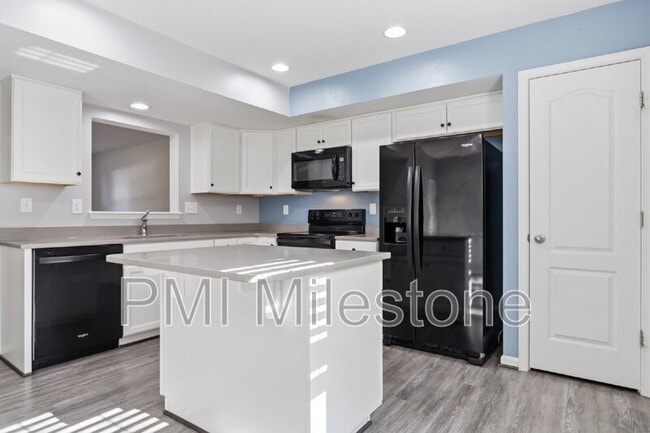 Photo - 65 Darien Dr