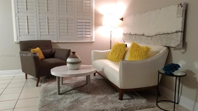 Building Photo - 333 SE Martin Ave Unit 3-1