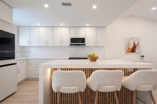 Photo - 769 Banks Rd