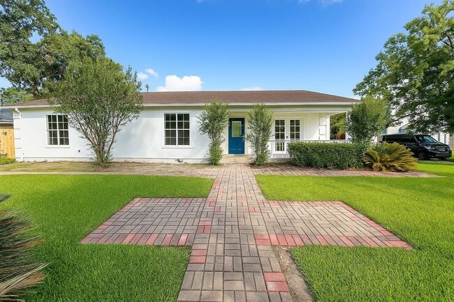Building Photo - 8431 Lorrie Dr Rental