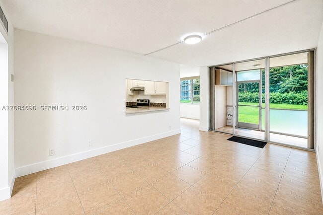 Photo - 9430 Live Oak Pl Unit 108