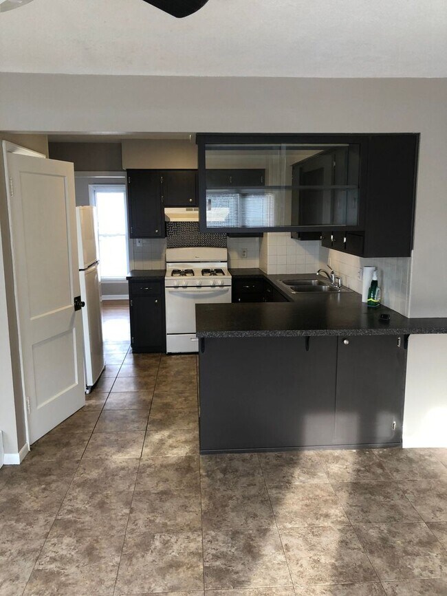 Photo - 2 Bed/1 Bath House for rent! SHOWINGS STARTING 7/27/26!