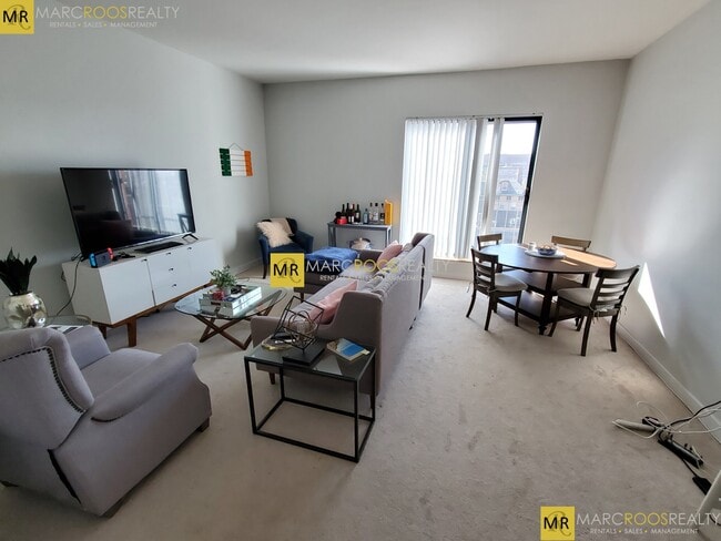 Photo - 1740 Washington St Condo