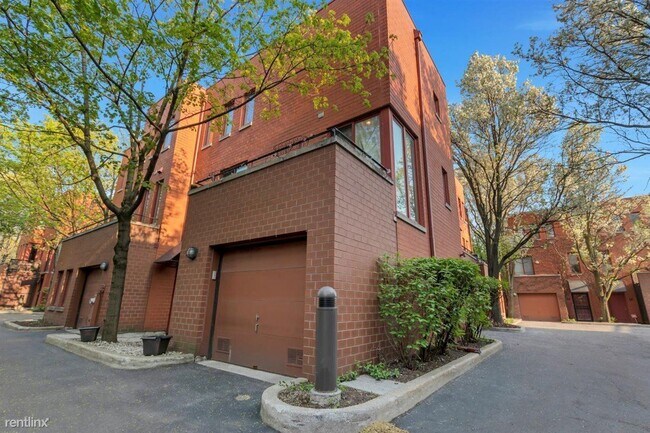 Photo - 1 br, 2 bath Townhome - 1250 South Federal...