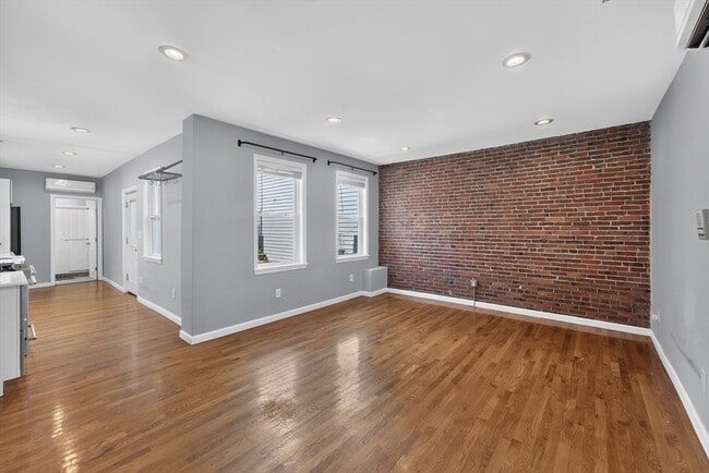 Photo - 353 Sumner St Unit 1A