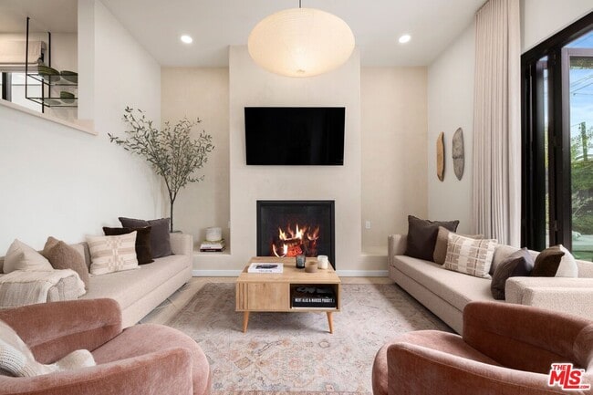 Photo - 9004 Dicks St