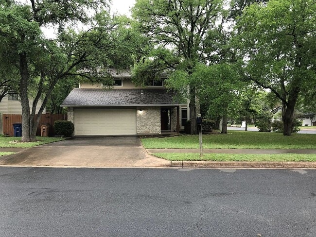 Building Photo - 12014 Trianon Ln