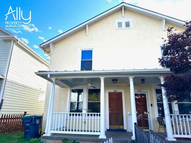 Building Photo - 908 Anderson St