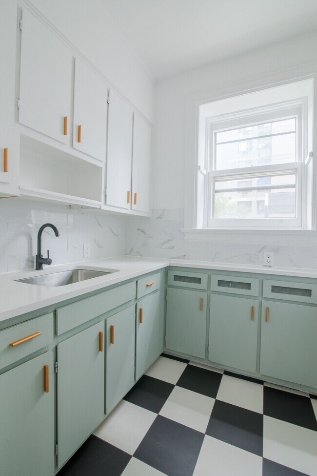 Photo - 1245 Rue St Marc Unit 28