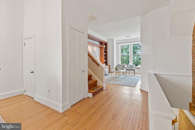 221 9th St NE Unidad 221 9th St NE #2