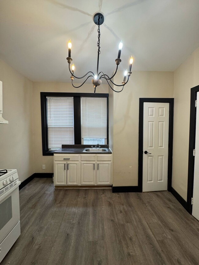 Building Photo - 58 Downing St Rental
