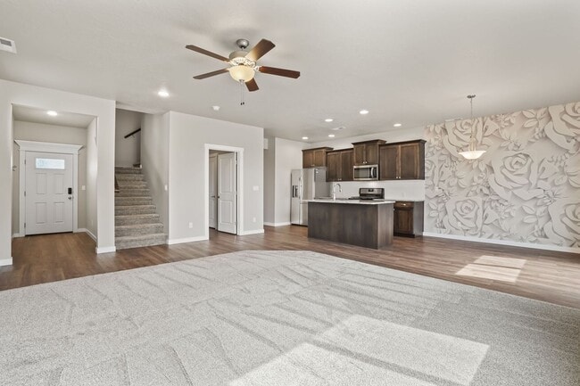 Photo - Beautiful 3bd/2.5ba Home w/Office Space & Bonus Loft