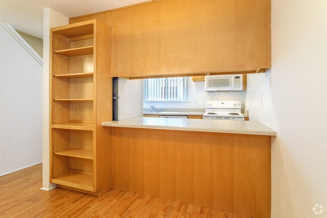 2BR, 1.5BA - 978SF - The Drake and Anderson Court