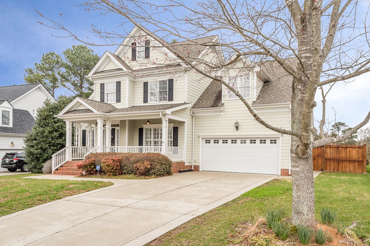 4 bedroom home with fenced yard close to D... - 4 bedroom home with fenced yard close to D...
