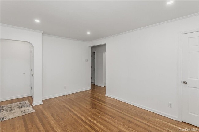 Photo - 1016 Oaks Dr