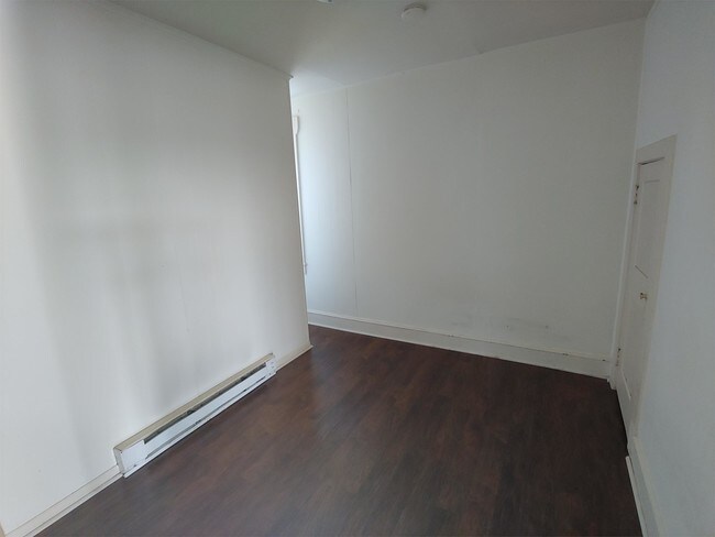 Photo - 140 W Strasburg Rd