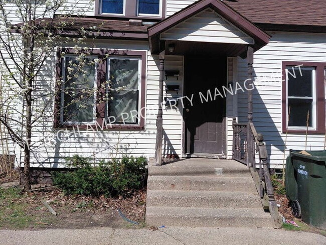 Photo - 216 W Grand Ave Unit B