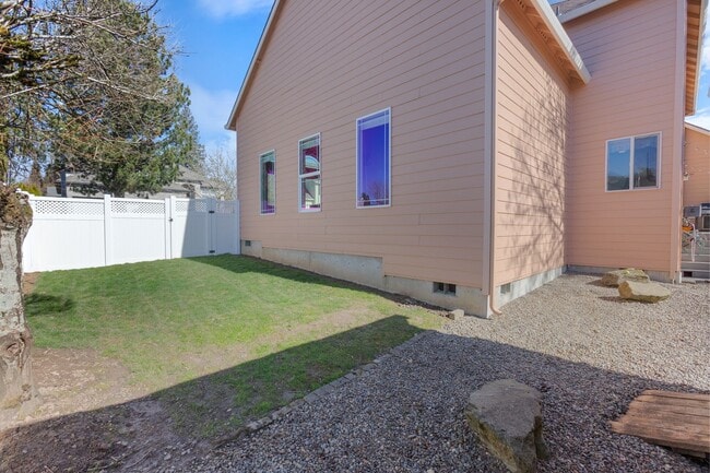 Photo - Stunning SE Gresham Home w/ Huge Bonus Room!