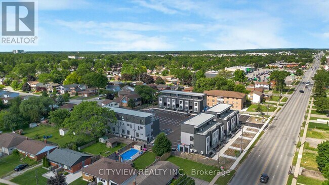 Photo - 6638 McLeod Rd