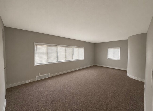 120 36th St NE Unit 1