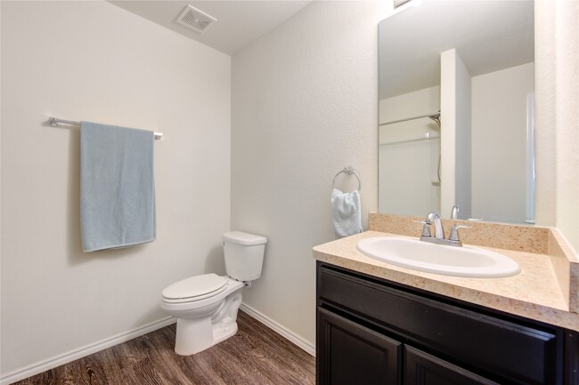 Photo - 5027 Brewcastle Ln