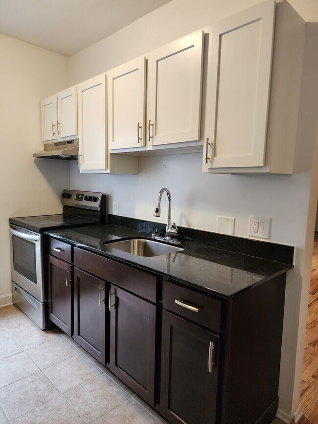 Photo - 1714 W Jonquil Terrace Unit 24-2C