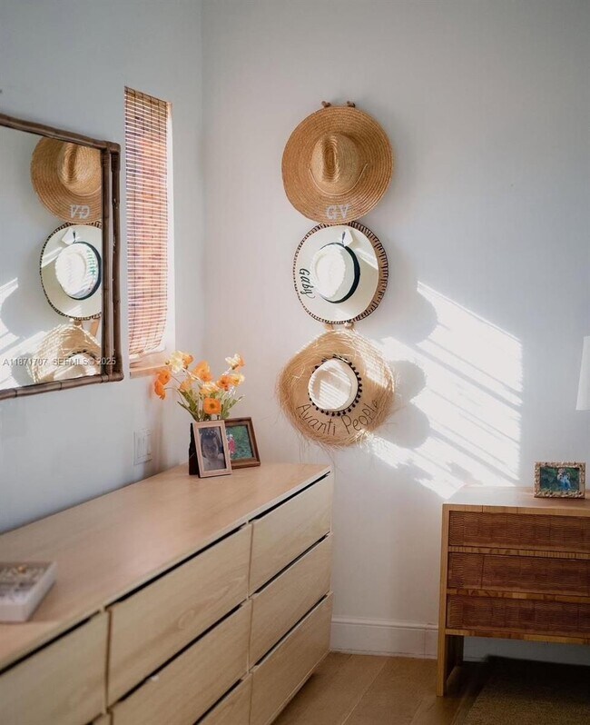 Photo - 375 Plymouth Rd