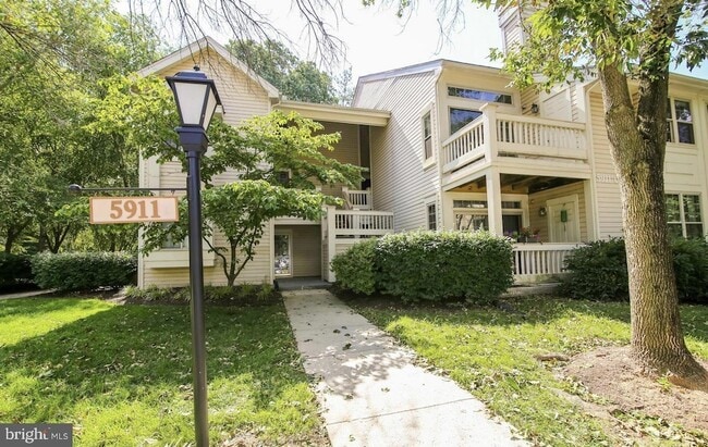 Building Photo - 5911 Barbados Pl Unit 202