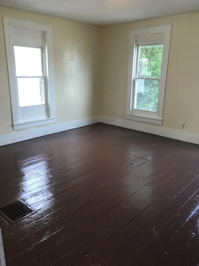 73-75 N 9th St - 73-75 N 9th St Apartment Unit 75