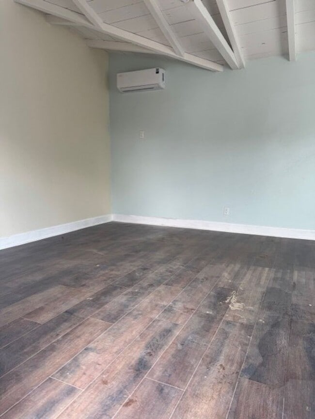 Photo - DHS6348 Unit 03