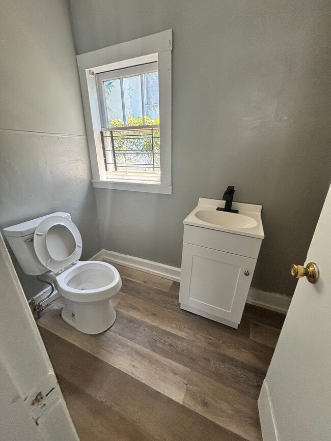 Photo - 1707 1st St S