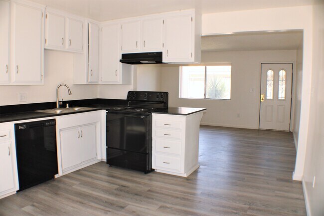 Photo - 529 Knotts St Unidad 4