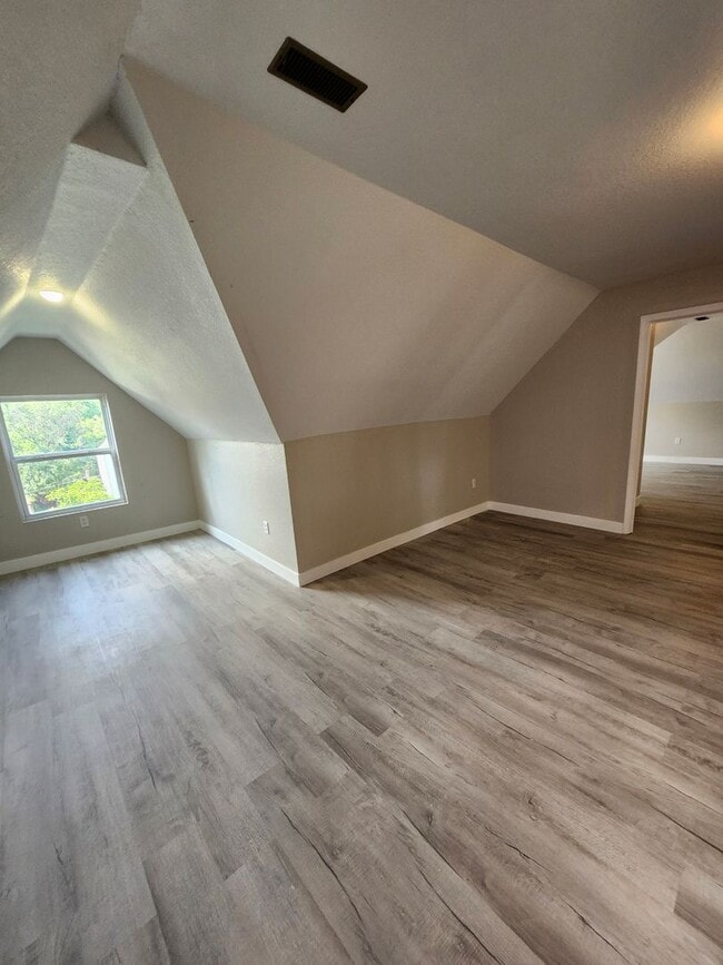 Photo - 203 W Morrison St Unit 203 W Morrison St Apt B