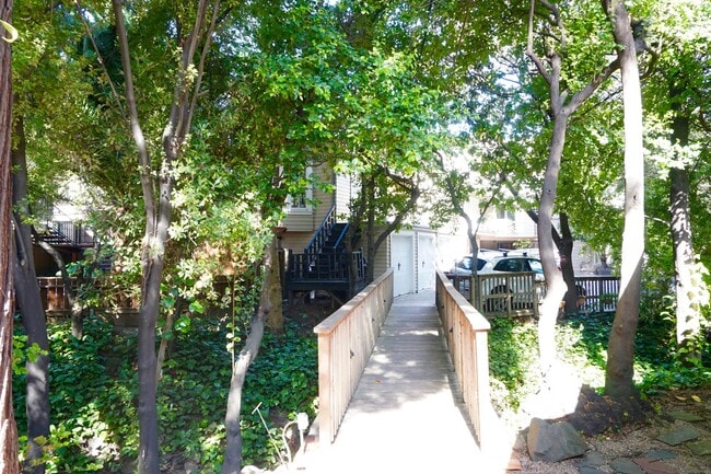 Photo - Bellevue Apartments
