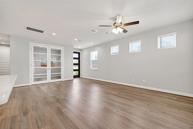 Photo - 3103 Little Gem Ln