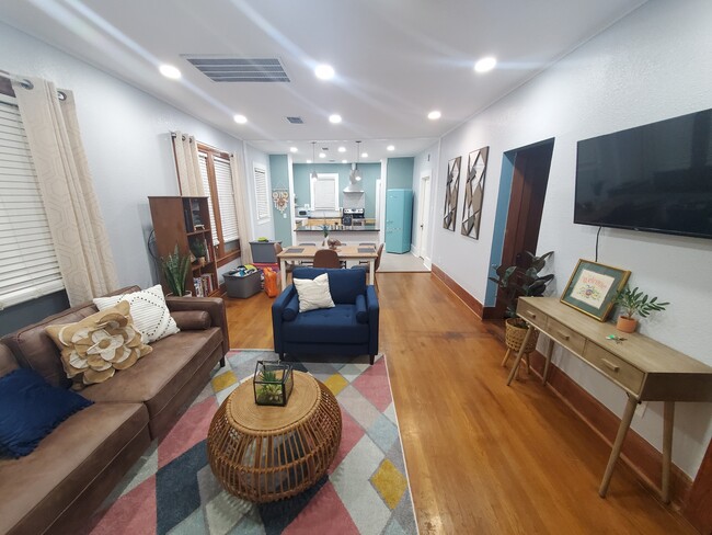 Photo - 1605 S Elm St