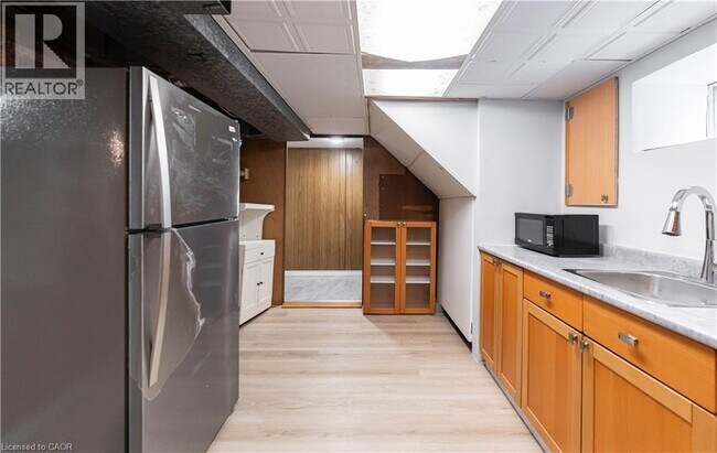 Photo - 337 E 33rd St