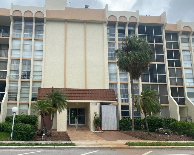 Photo - 2000 Atlantic Shores Blvd Unit 104