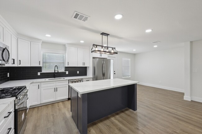 Photo - 5475 Sunbury Dr