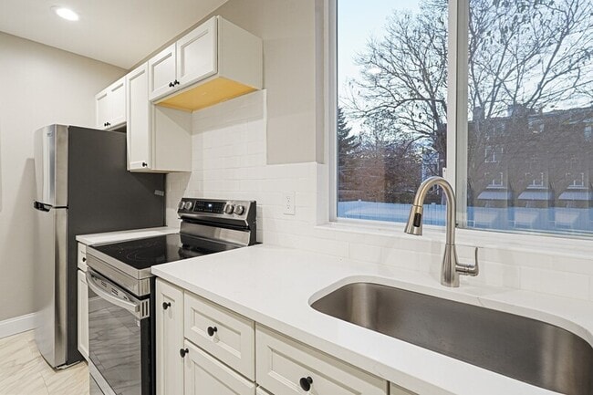 Photo - 381 Adams St Unit 1