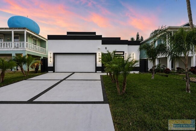 Photo - 203 W Lantana St