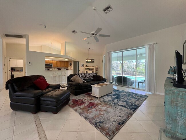 Photo - FURNISHED SHORT TERM RENTAL - 3 Bed / 2 Ba...